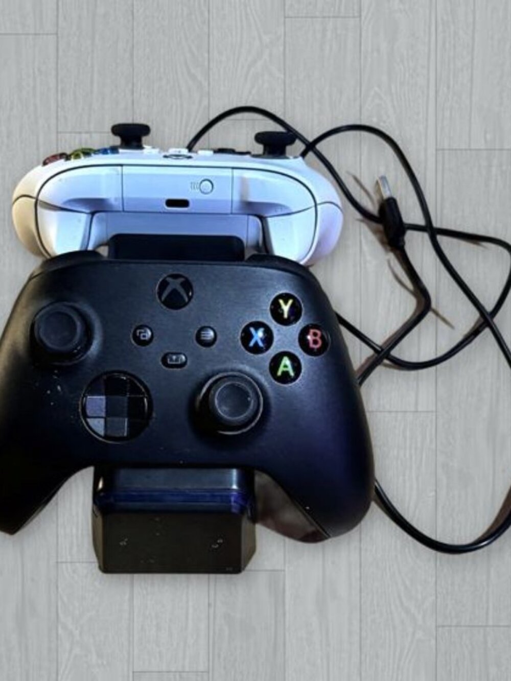 Microsoft Xbox Wireless Controllers White and Black with Dual Charging Dock